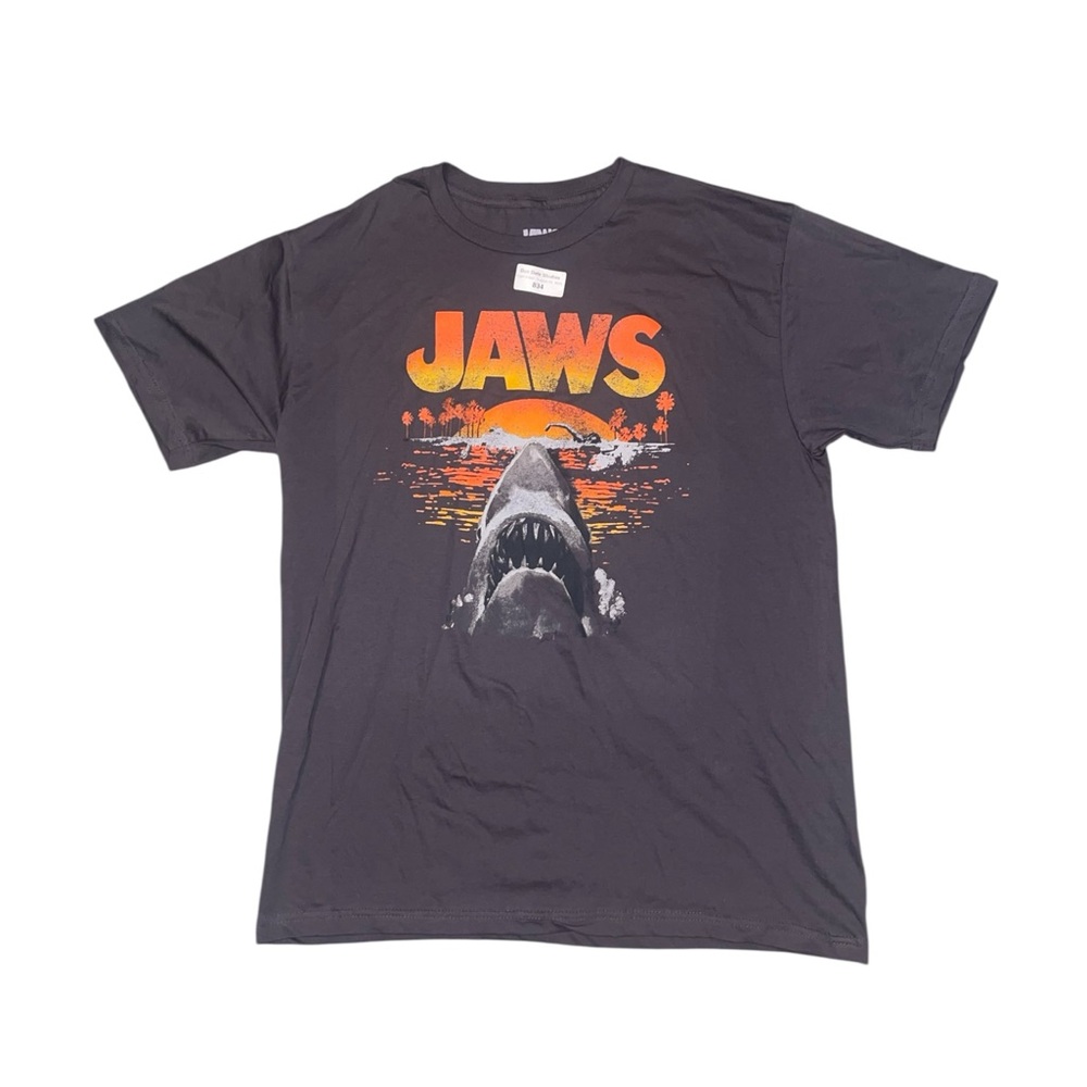 🆕 Jaws graphic t-shirt 🦈